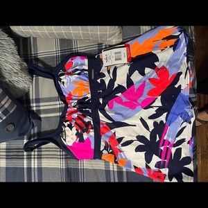 Tanking top size 10